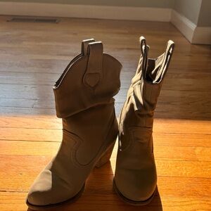 Rocket Dog Women's Beige Heeled Boots